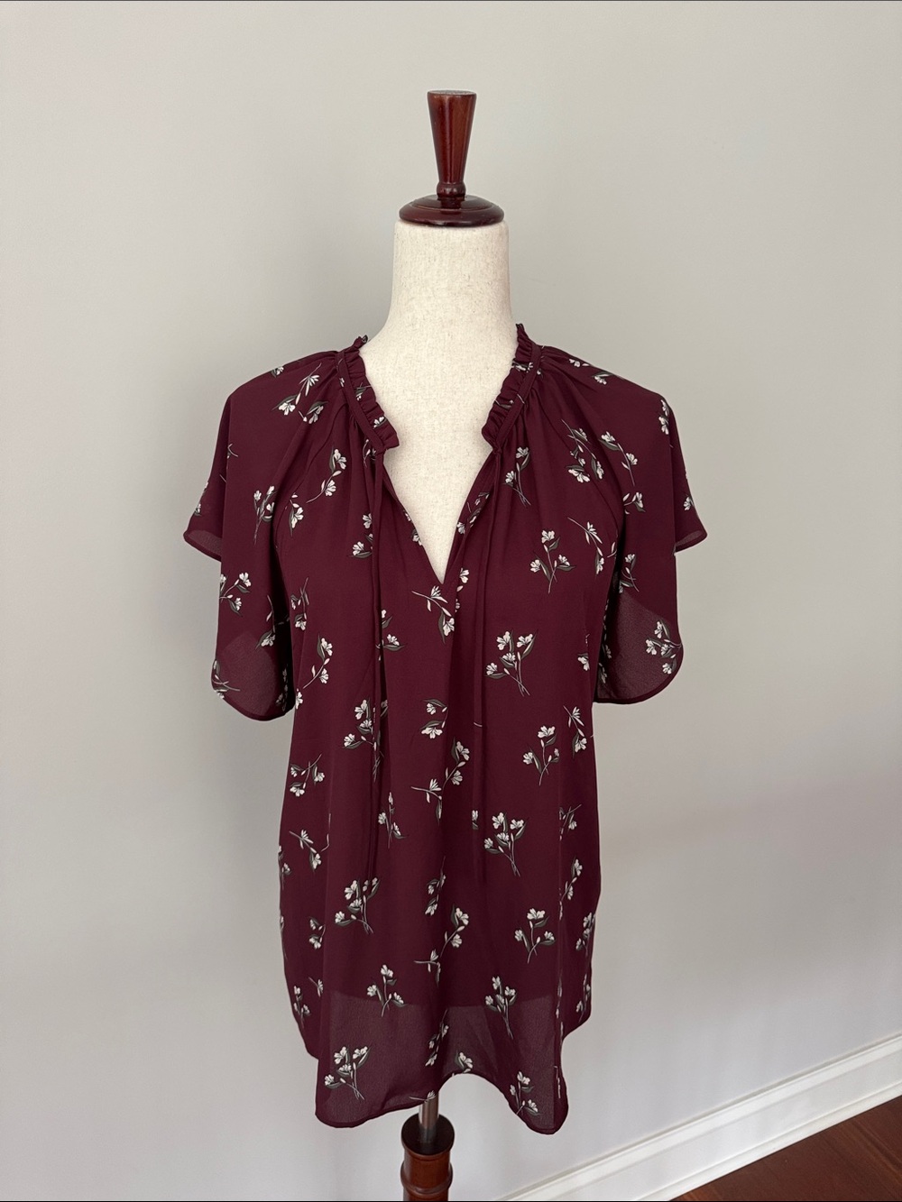 Womens Floral Ruffle V-Neck Blouse - Burgundy